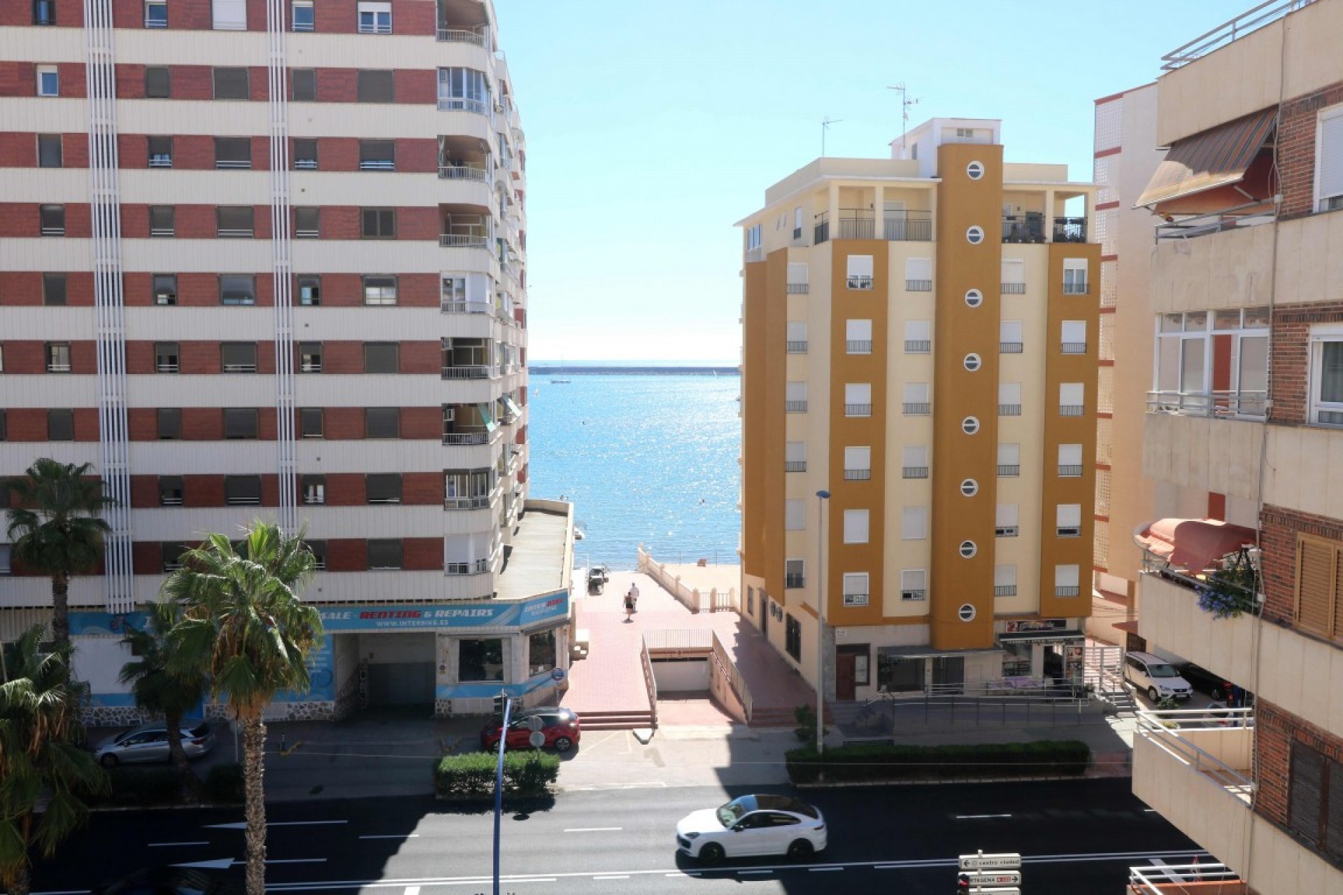 Reventa - Apartment -
Playa Del Acequion - Costa Blanca