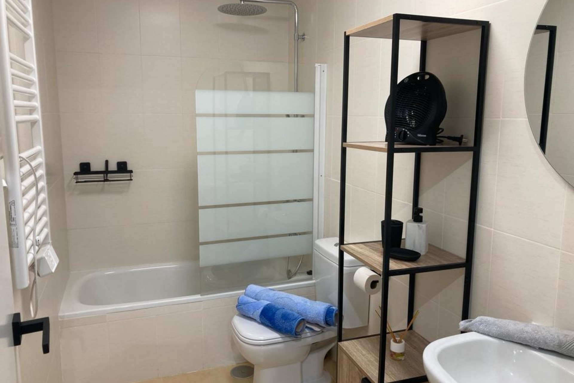Reventa - Apartment -
Roldan - Inland