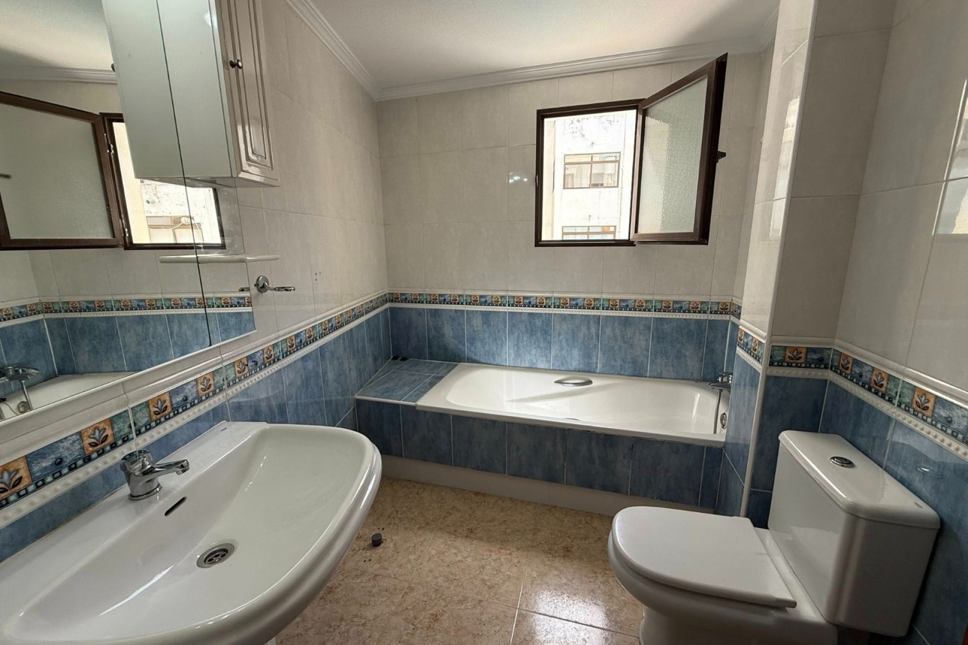 Reventa - Apartment -
San Miguel de Salinas - Inland