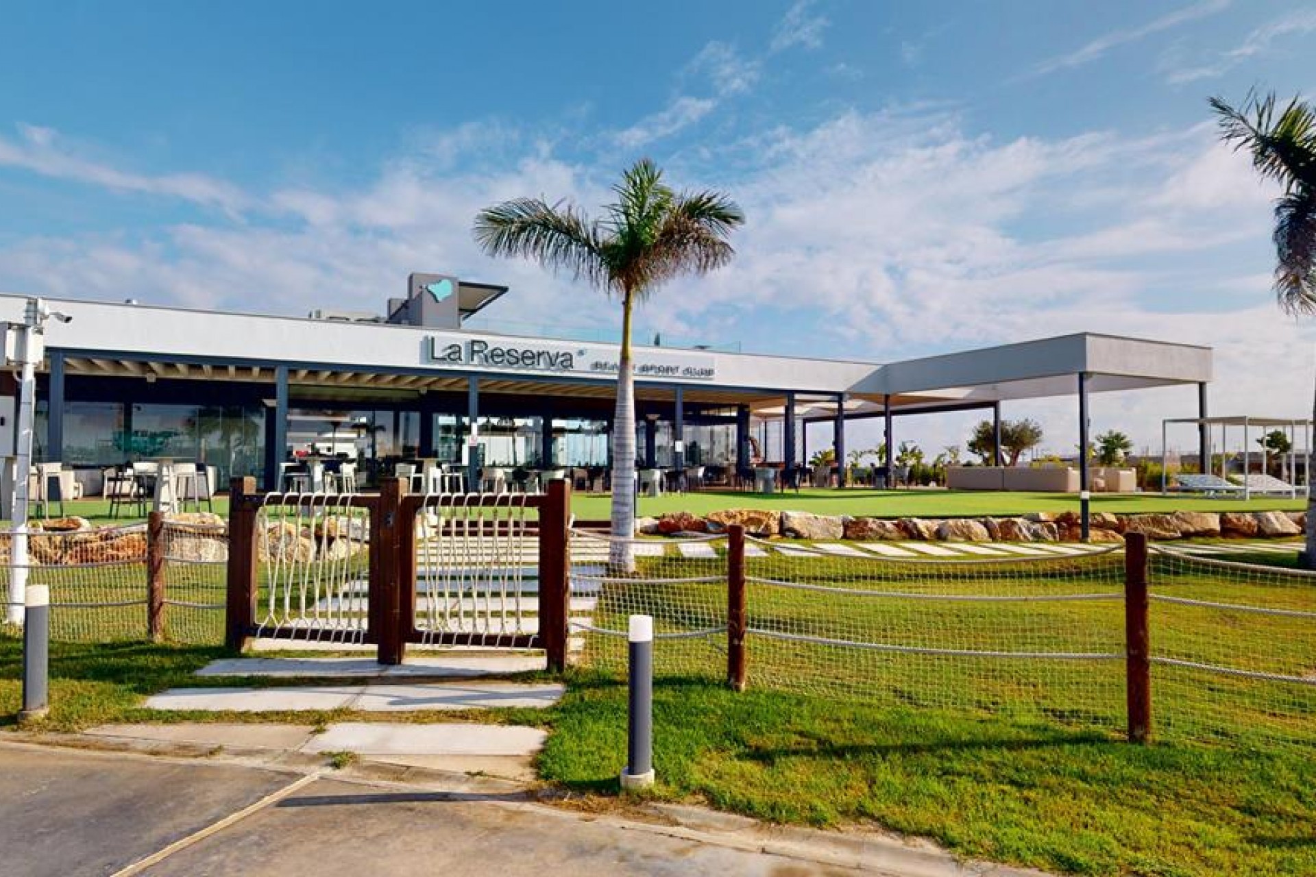 Reventa - Apartment -
Santa Rosalia Resort - Inland