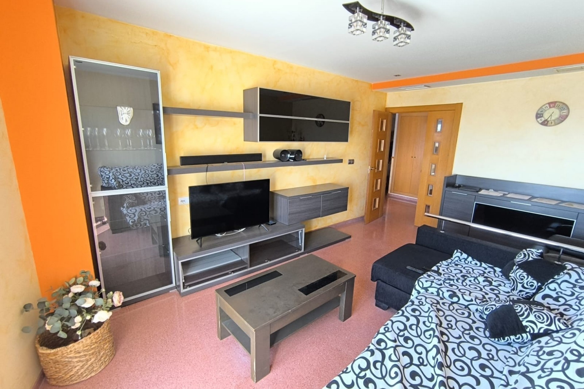 Reventa - Apartment -
Sax - Inland