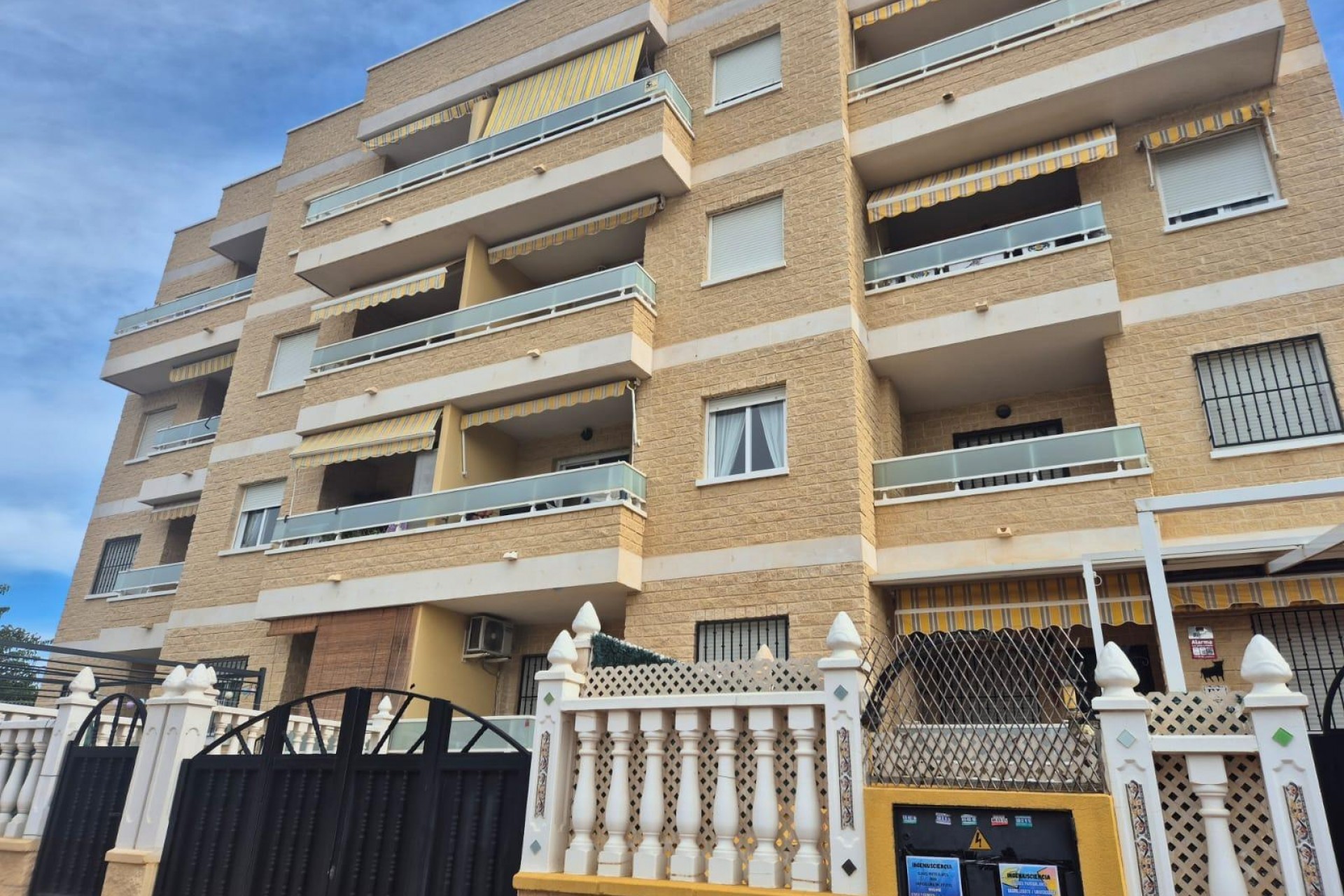 Reventa - Apartment -
Torrevieja - aguas nuevas