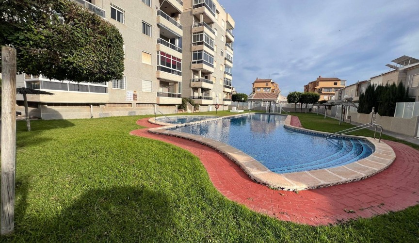 Reventa - Apartment -
Torrevieja - aguas nuevas