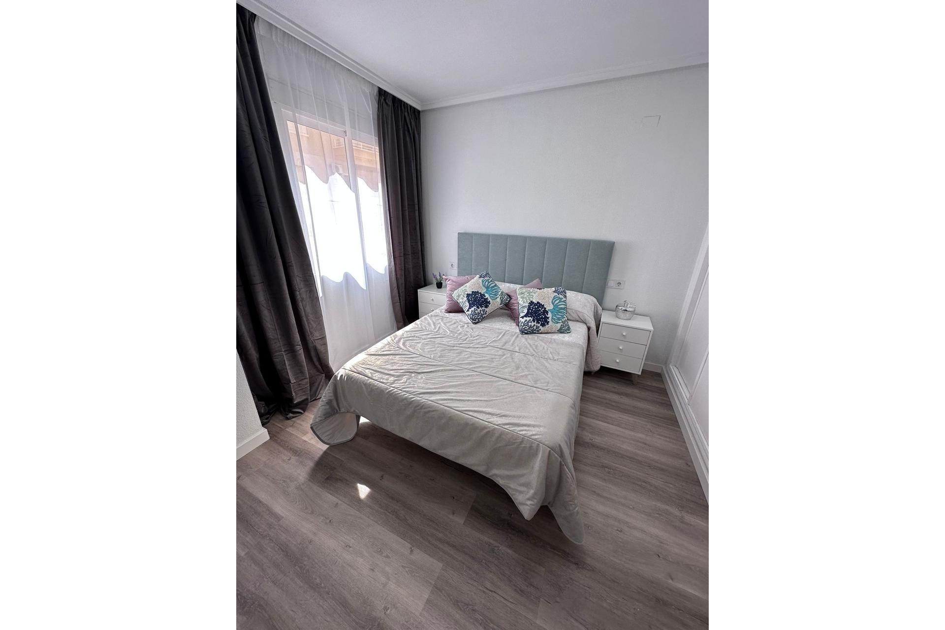 Reventa - Apartment -
Torrevieja - Centro - Muelle Pesquero