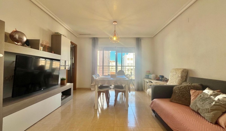 Reventa - Apartment -
Torrevieja - Centro