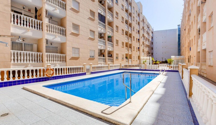 Reventa - Apartment -
Torrevieja - Centro