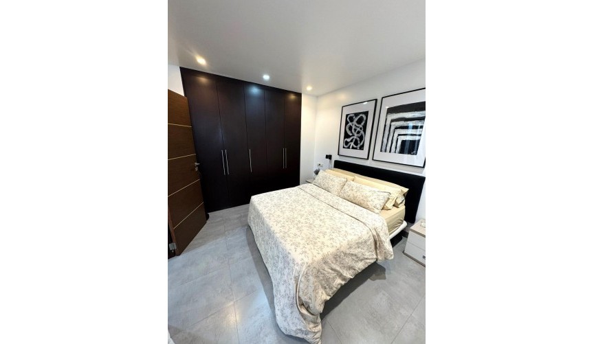 Reventa - Apartment -
Torrevieja - Centro