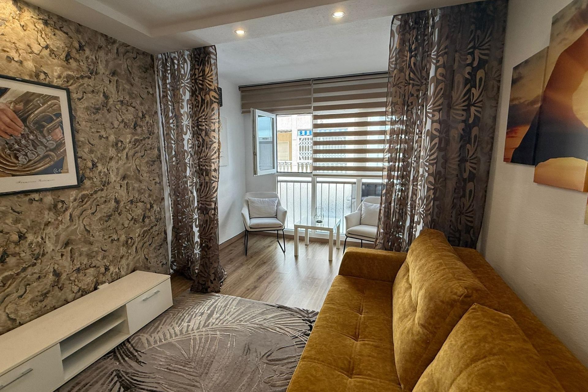 Reventa - Apartment -
Torrevieja - Centro