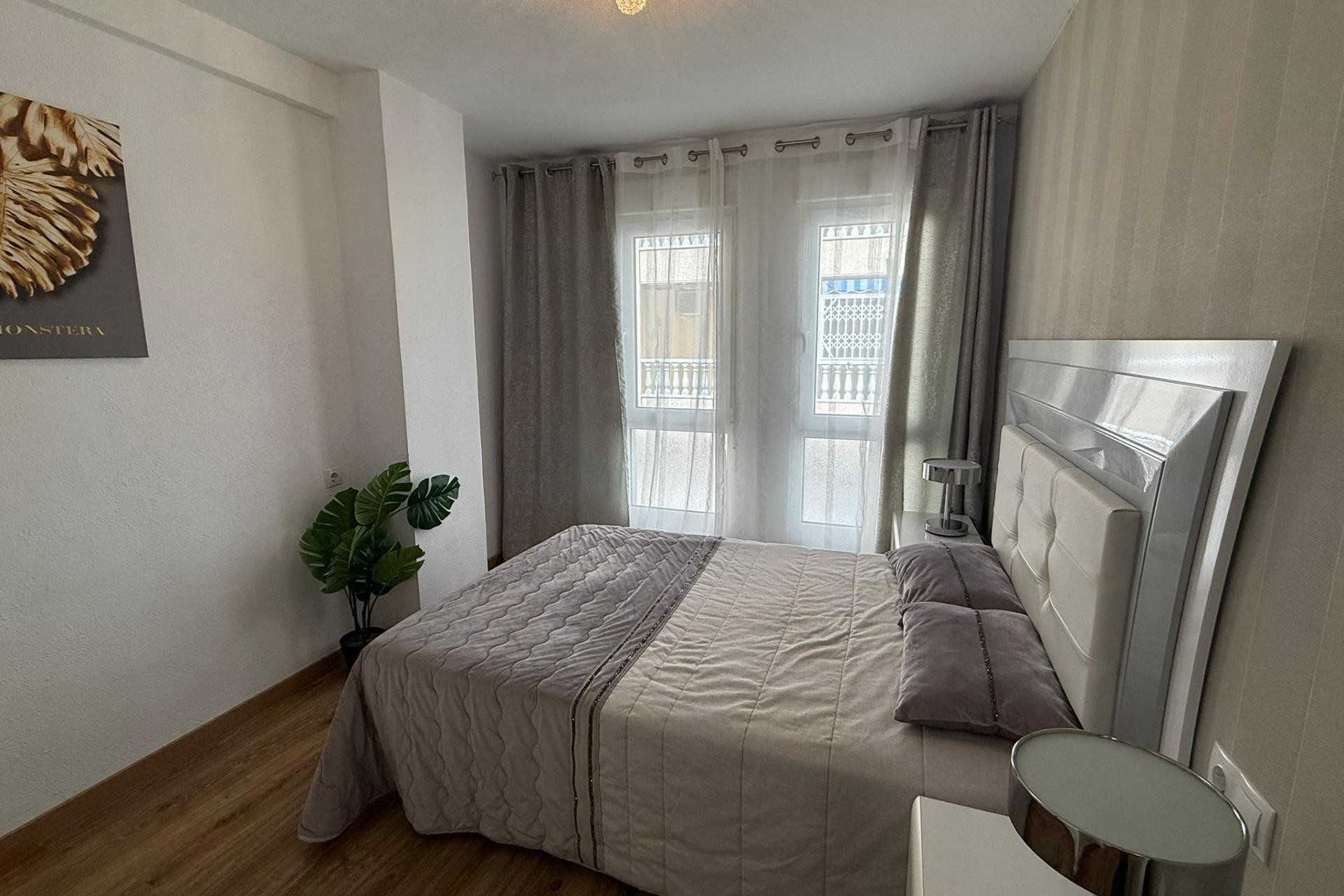 Reventa - Apartment -
Torrevieja - Centro