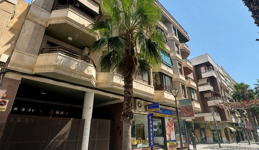 Reventa - Apartment -
Torrevieja - Centro