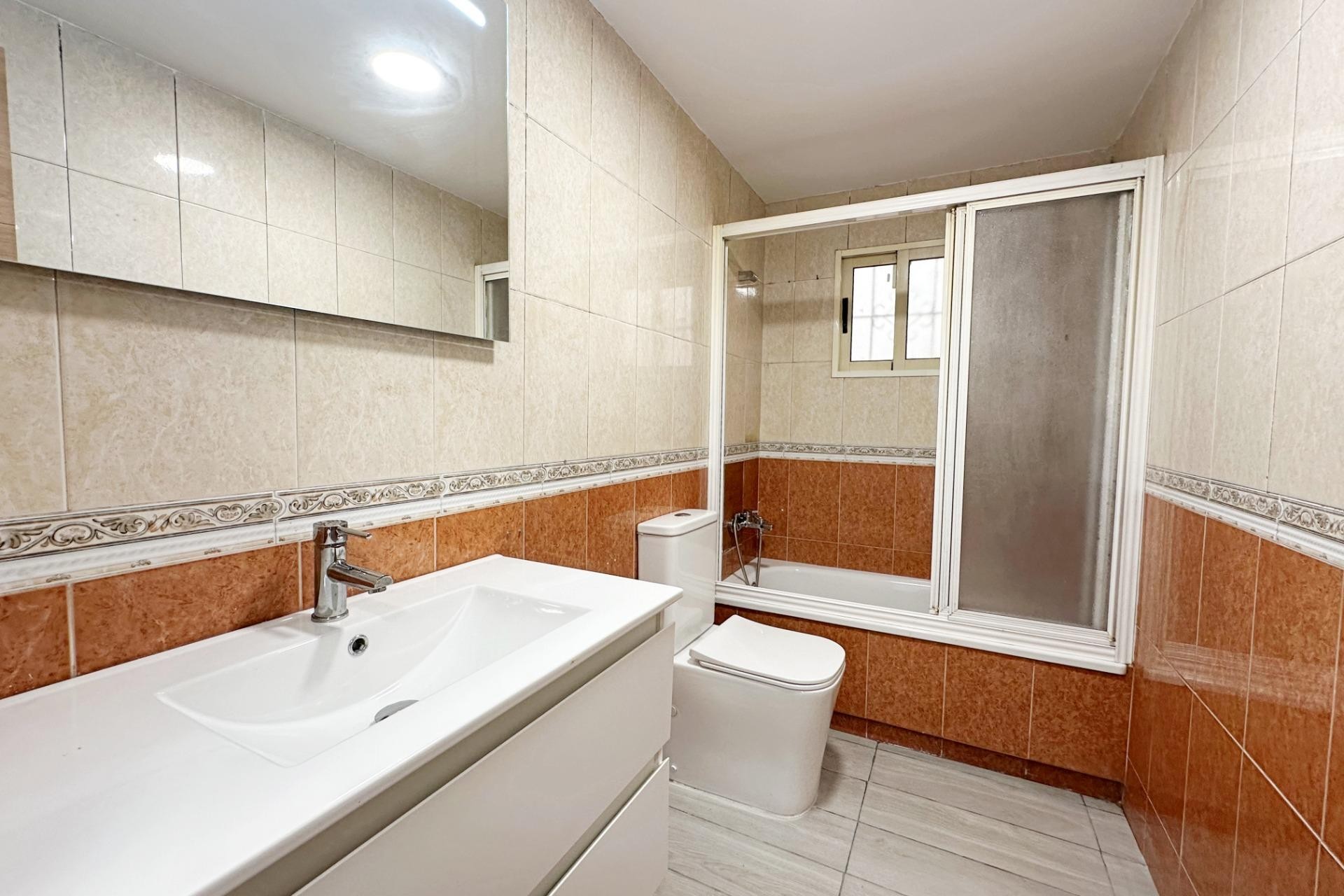 Reventa - Apartment -
Torrevieja - Centro