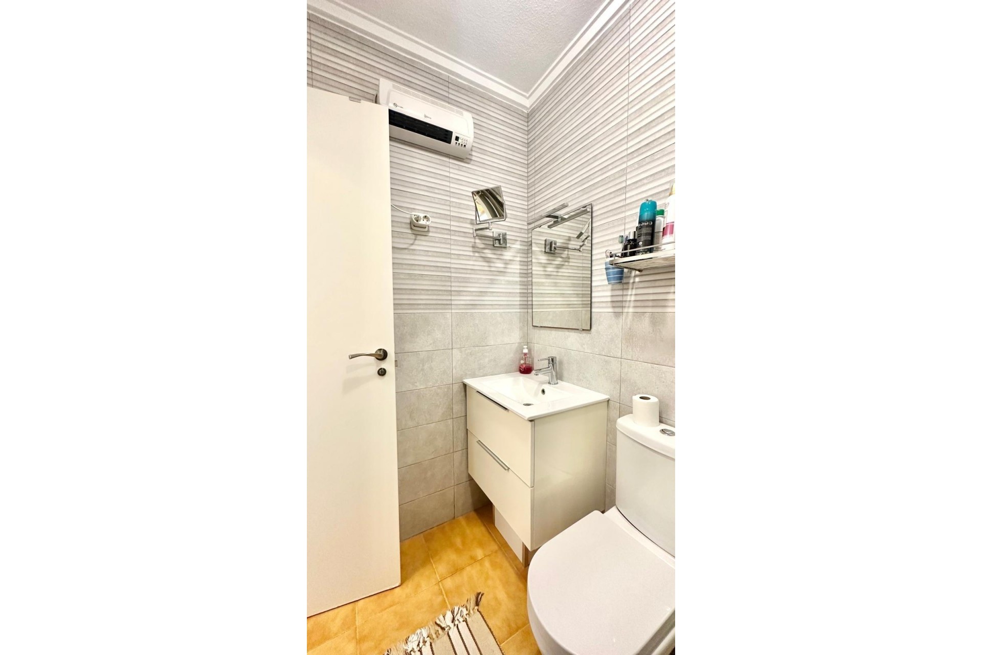 Reventa - Apartment -
Torrevieja - Estacion De Autobuses