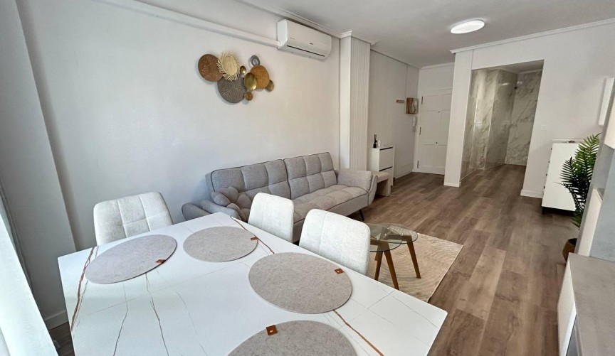 Reventa - Apartment -
Torrevieja - Estacion De Autobuses
