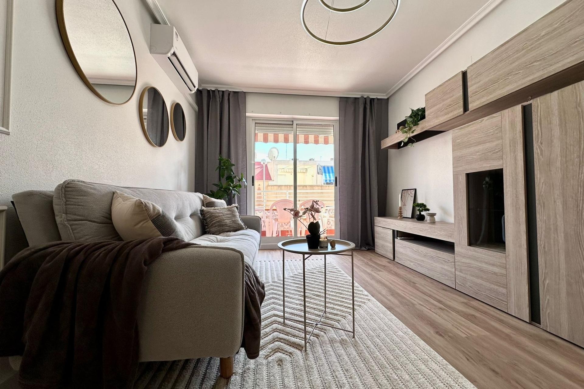 Reventa - Apartment -
Torrevieja - Habaneras