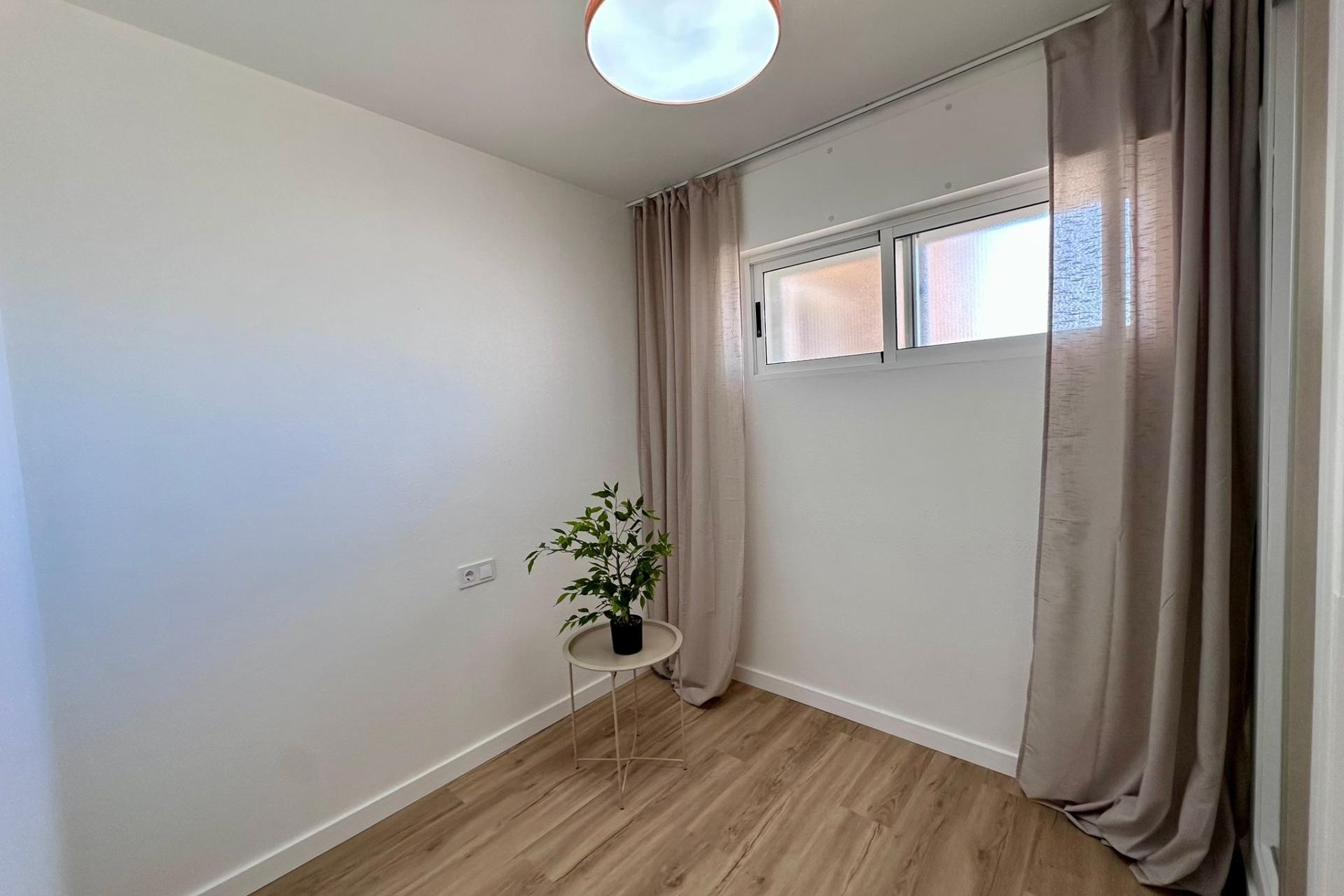 Reventa - Apartment -
Torrevieja - Habaneras