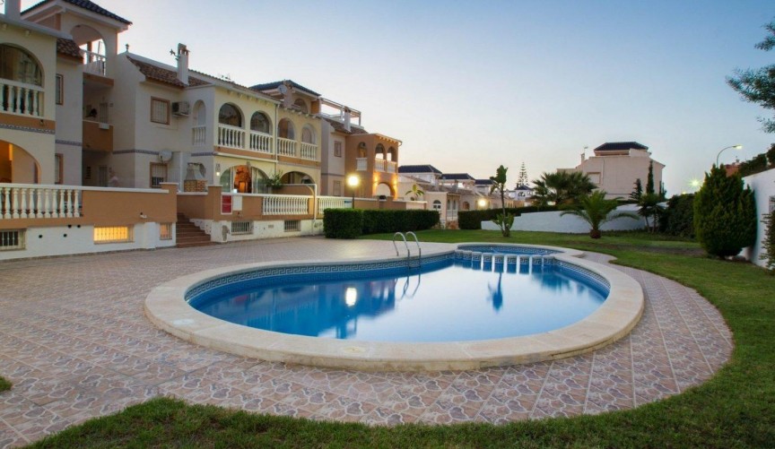 Reventa - Apartment -
Torrevieja - La Mata