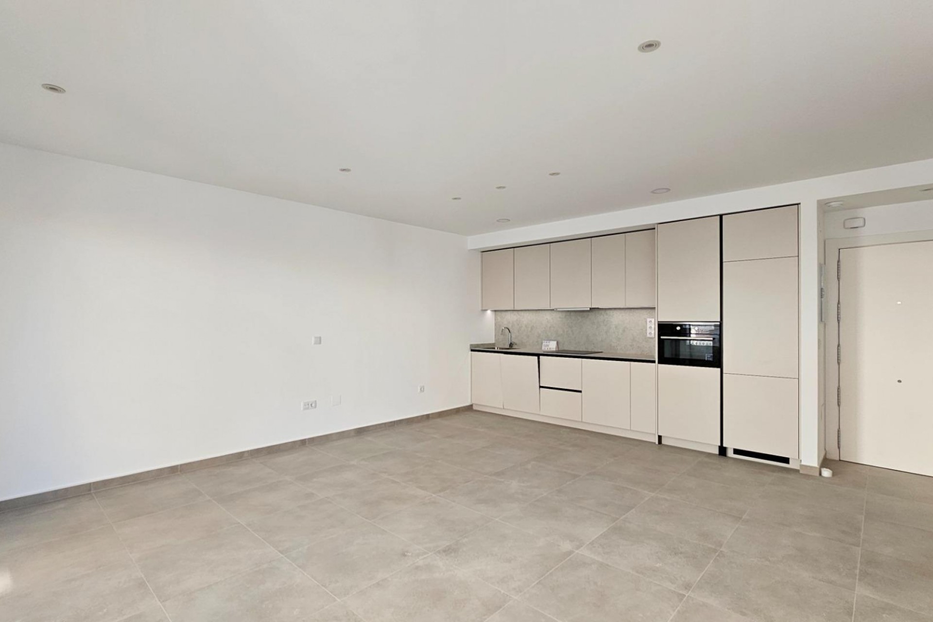 Reventa - Apartment -
Torrevieja - Paseo Maritimo