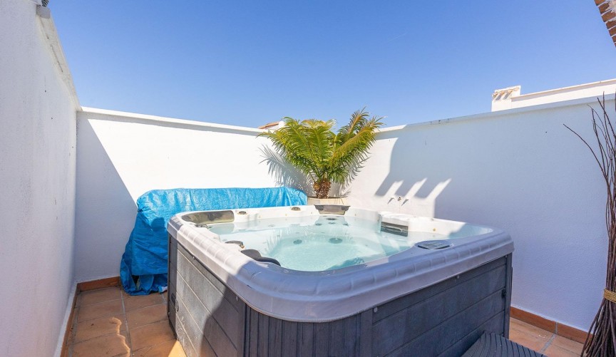 Reventa - Ático -
Banos y Mendigo - El Valle Golf Resort