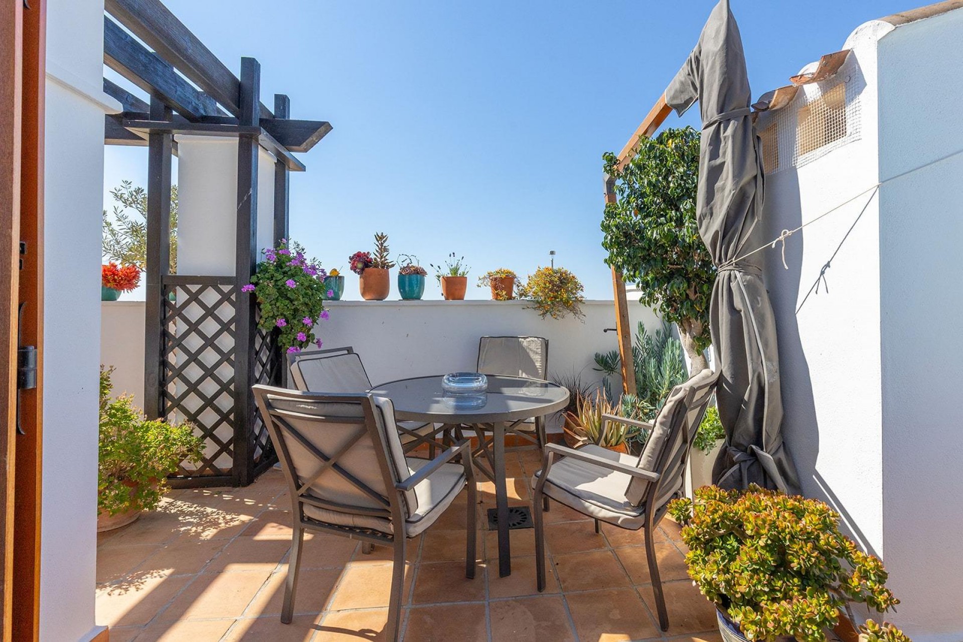 Reventa - Ático -
Banos y Mendigo - El Valle Golf Resort