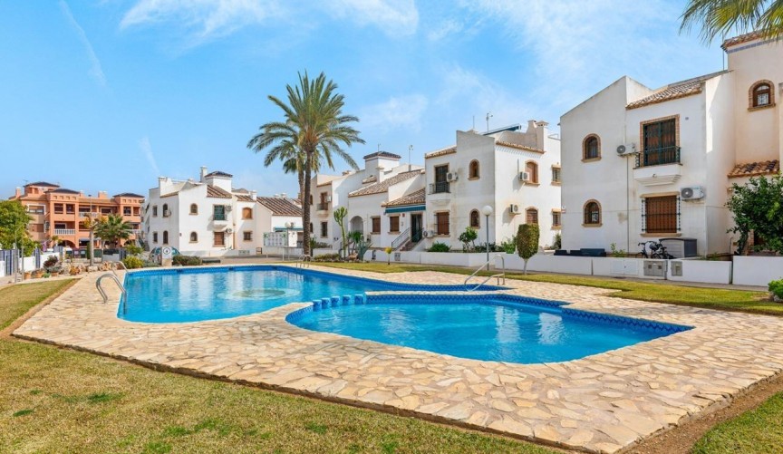 Reventa - Ático -
Orihuela Costa - PAU 8