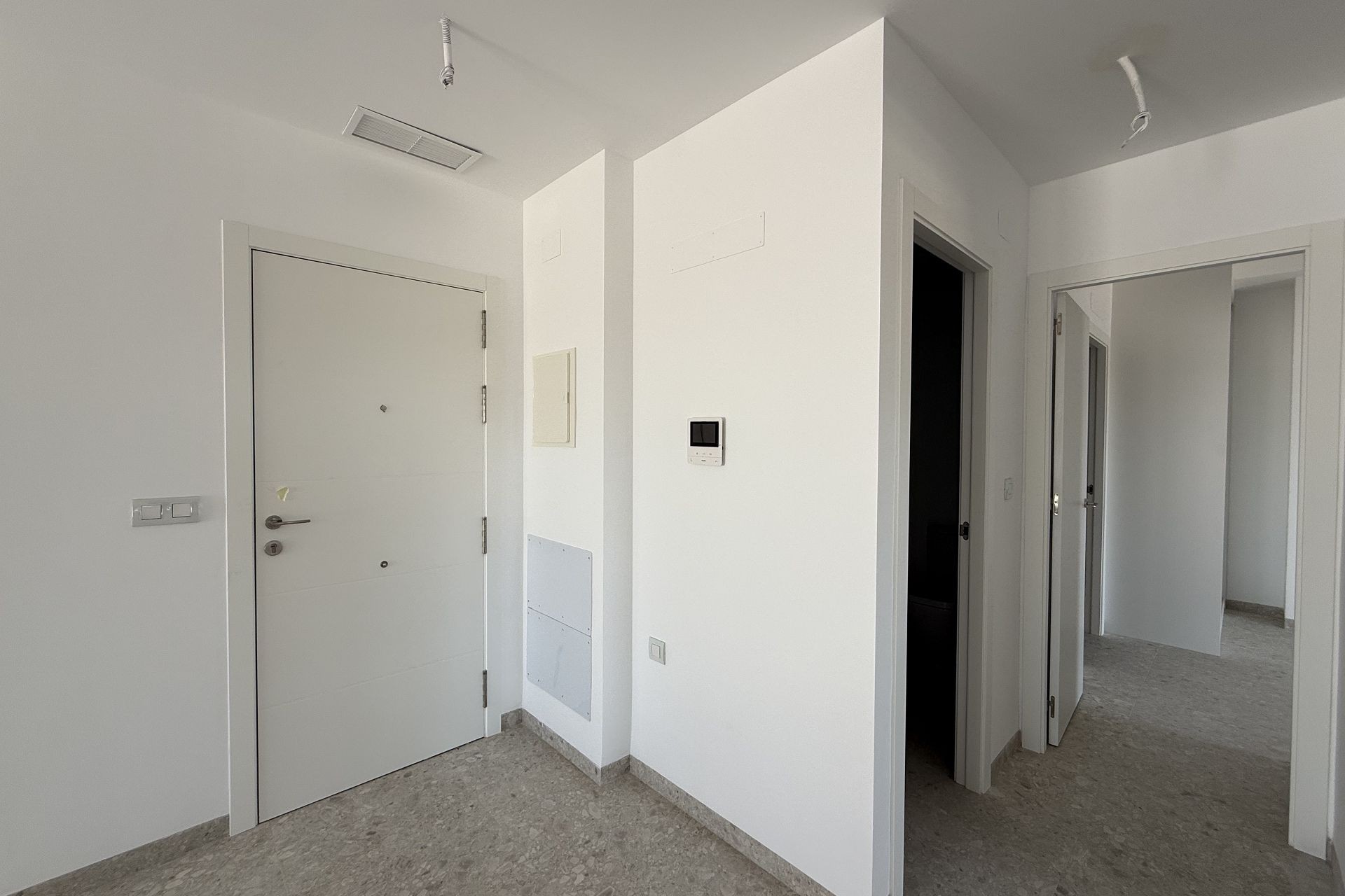 Reventa - Ático -
San Miguel de Salinas - Inland