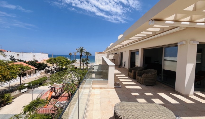 Reventa - Ático -
Torre de la Horadada - Costa Blanca