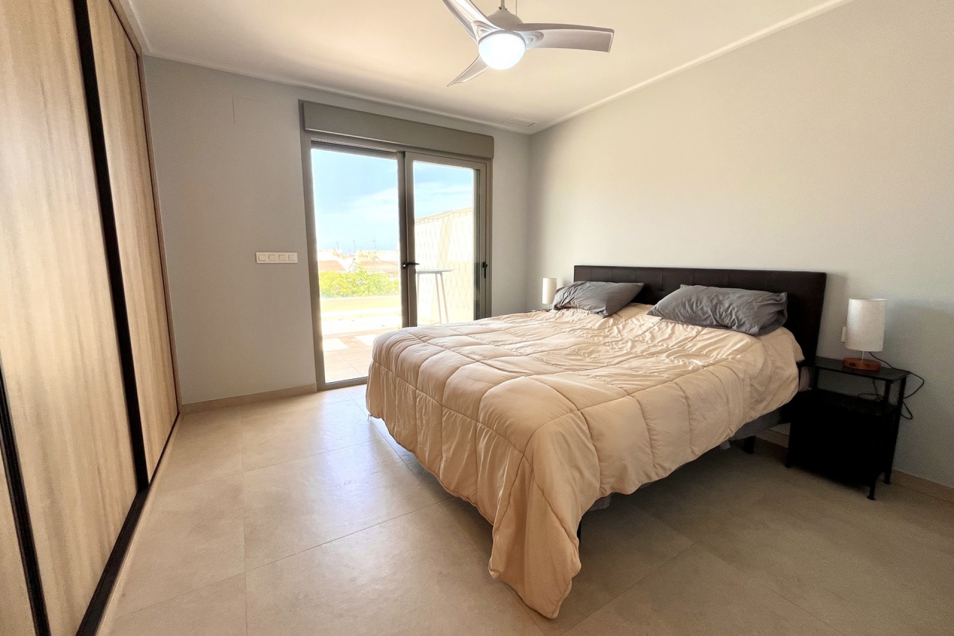 Reventa - Ático -
Torre de la Horadada - Costa Blanca