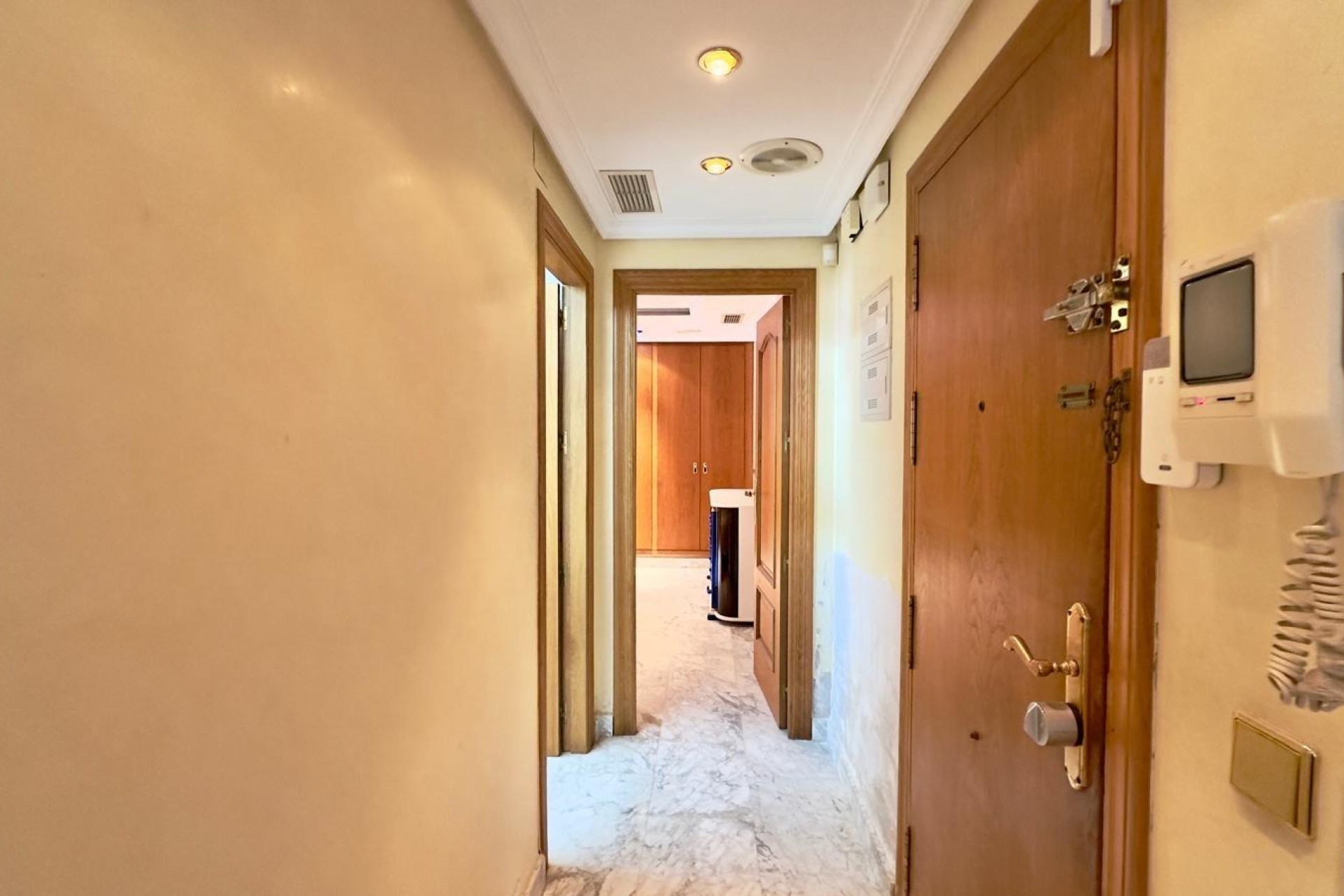 Reventa - Ático -
Torrevieja - Centro