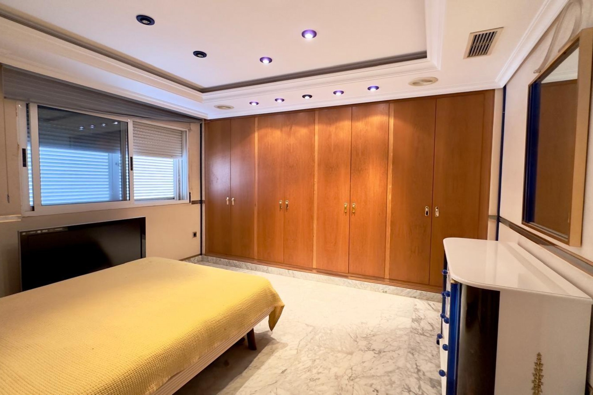 Reventa - Ático -
Torrevieja - Centro