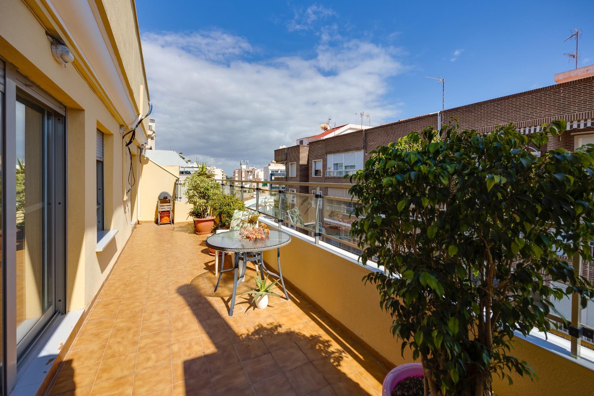 Reventa - Ático -
Torrevieja - Centro