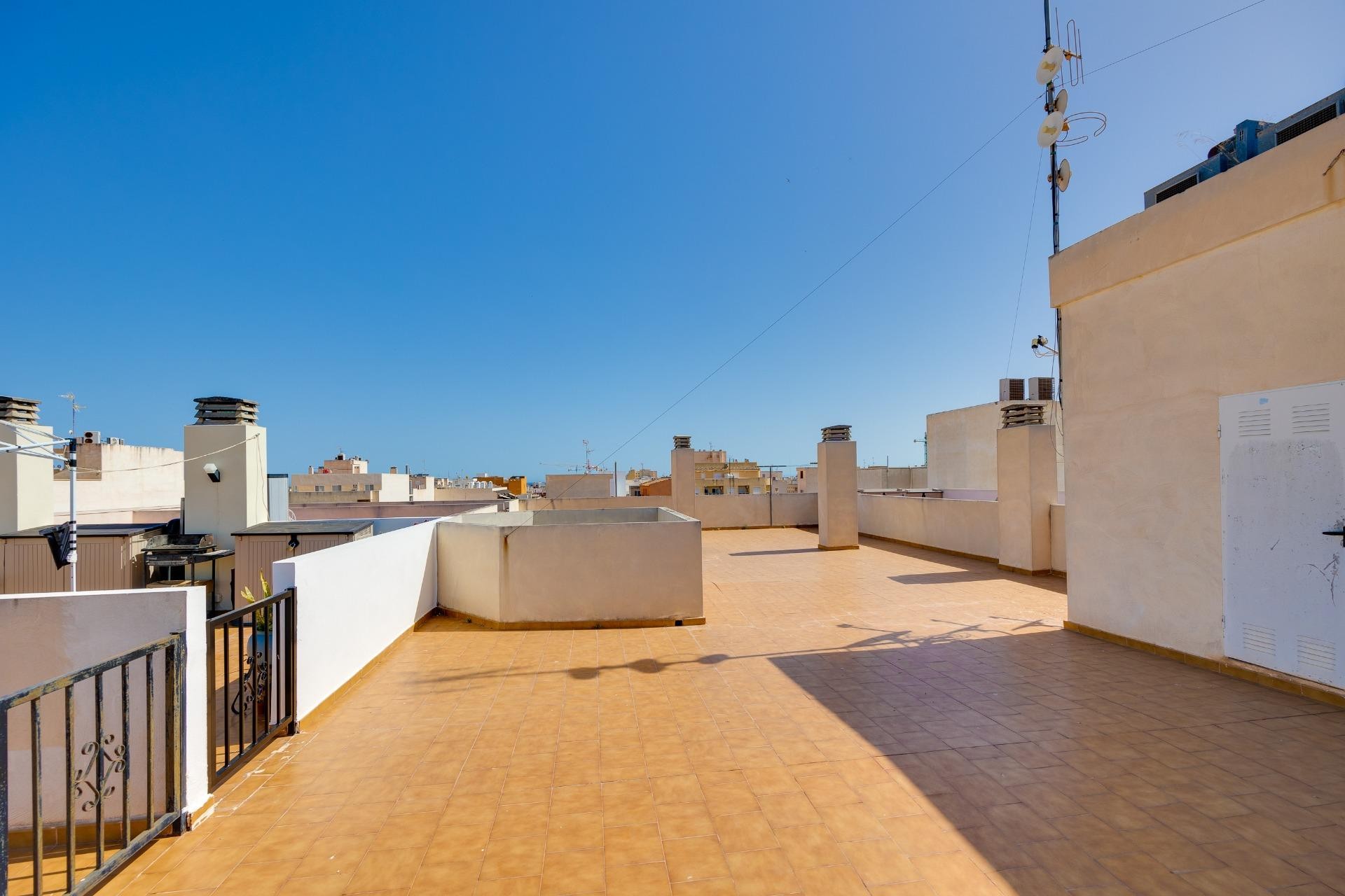 Reventa - Ático -
Torrevieja - Centro