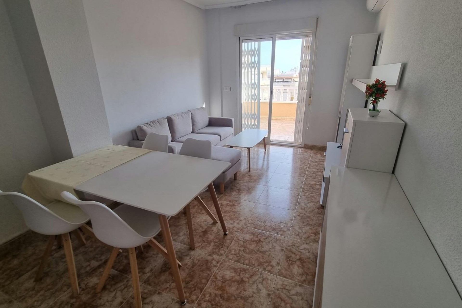 Reventa - Ático -
Torrevieja - Centro