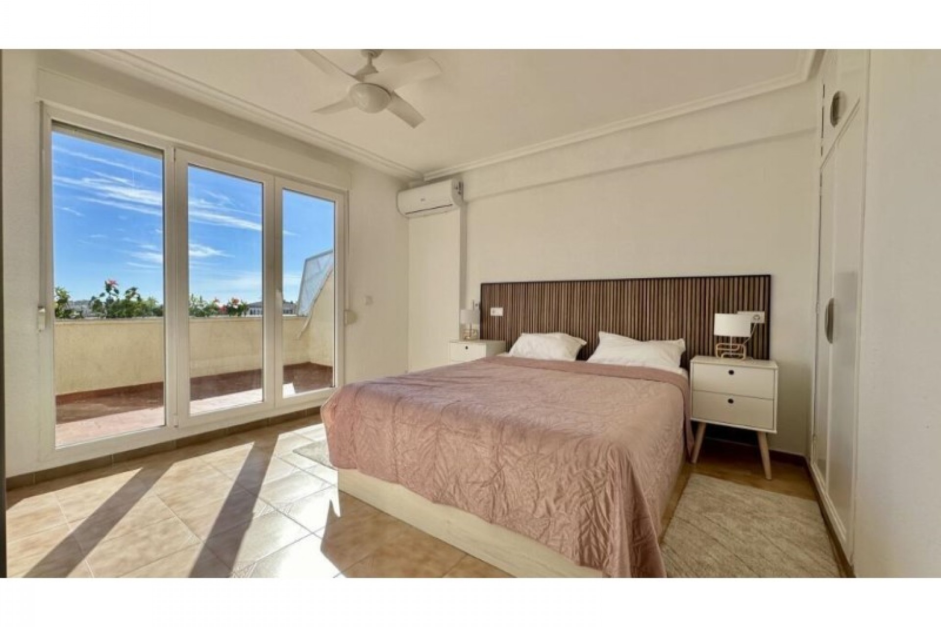 Reventa - Ático -
Torrevieja - Costa Blanca