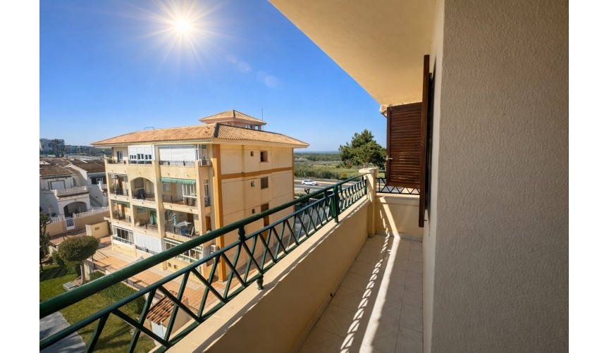 Reventa - Ático -
Torrevieja - Costa Blanca