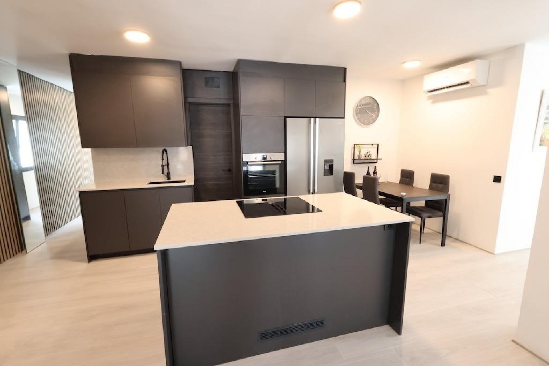 Reventa - Ático -
Torrevieja - Costa Blanca