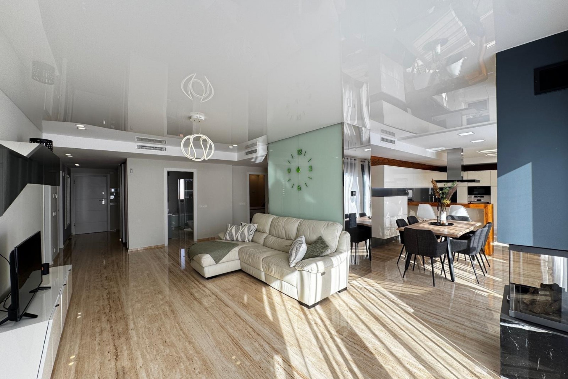 Reventa - Ático -
Torrevieja - Estacion De Autobuses