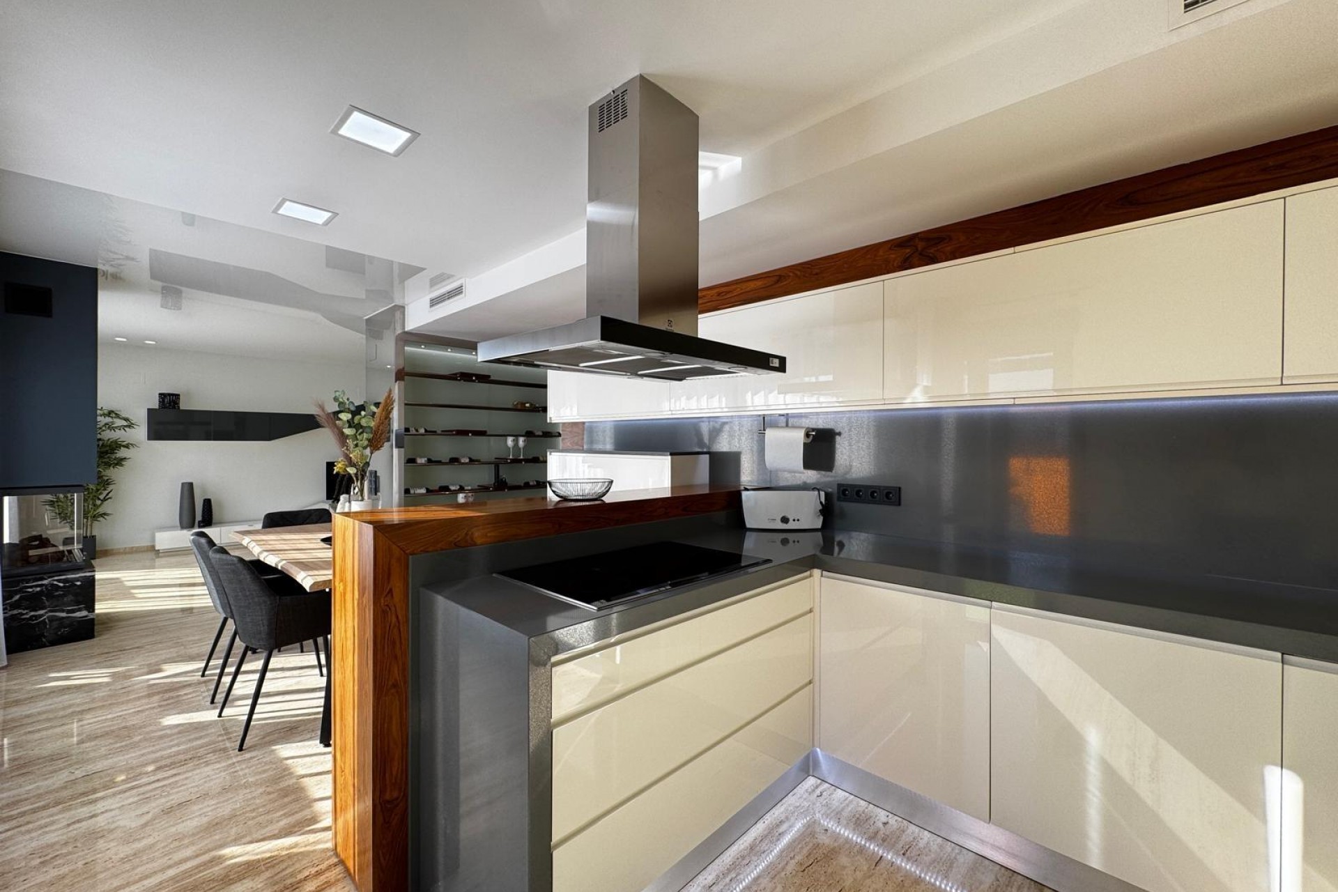 Reventa - Ático -
Torrevieja - Estacion De Autobuses