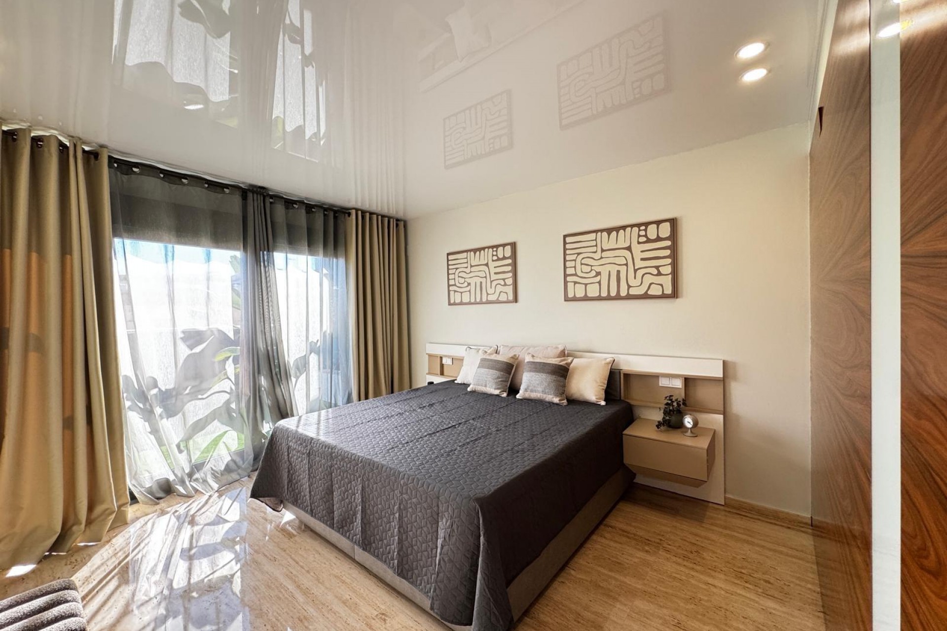 Reventa - Ático -
Torrevieja - Estacion De Autobuses