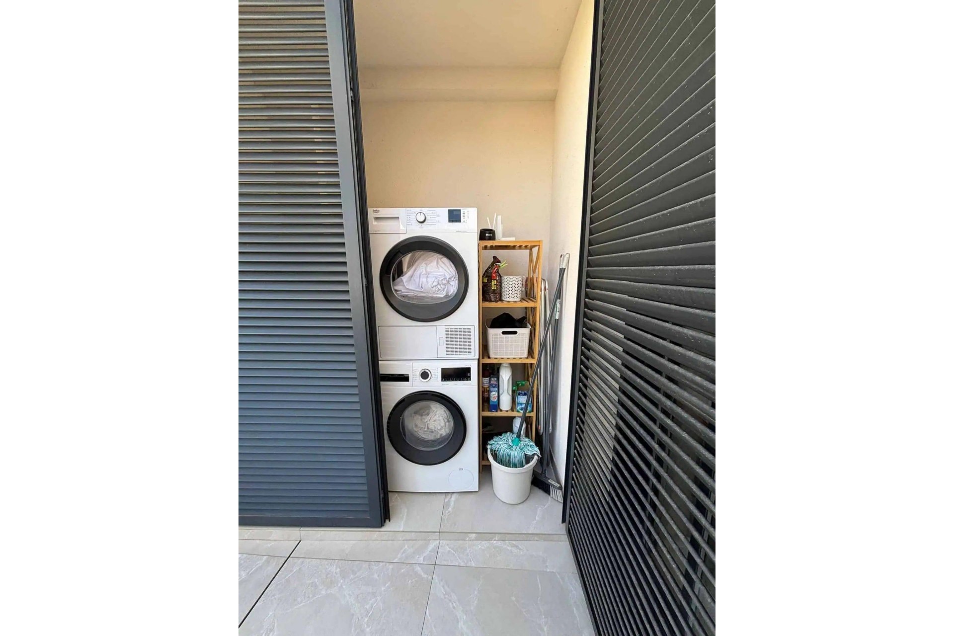 Reventa - Ático -
Torrevieja - Las Piscinas Naturales