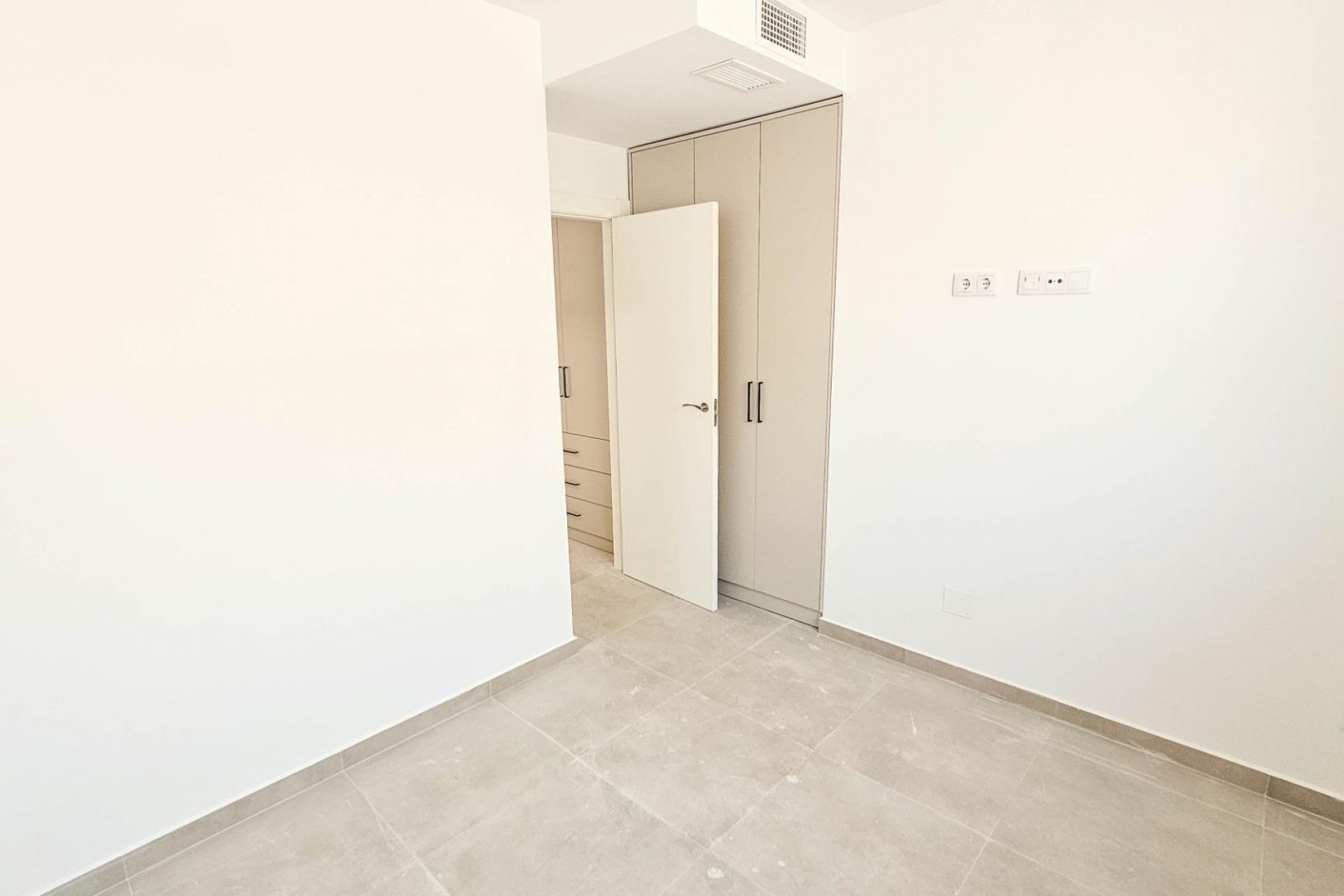 Reventa - Ático -
Torrevieja - Paseo Maritimo