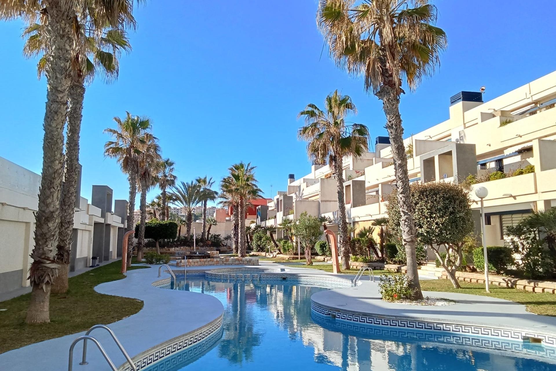 Reventa - Ático -
Torrevieja - Playa De La Mata