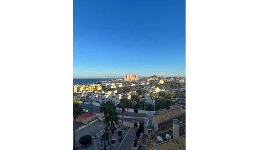 Reventa - Ático -
Torrevieja - Torreblanca