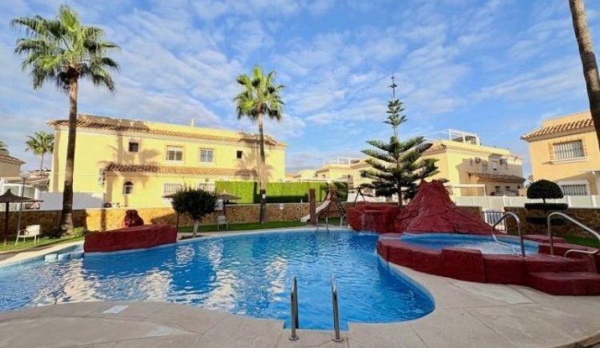 Reventa - Bungalow -
Orihuela Costa - Los Dolses