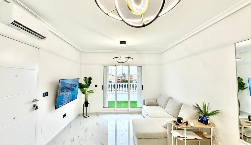 Reventa - Bungalow -
Orihuela Costa - Playa Flamenca Norte