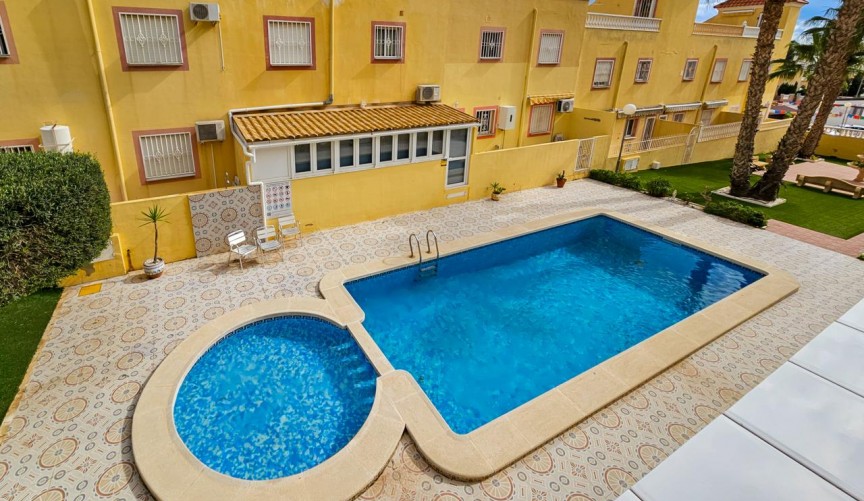 Reventa - Bungalow -
Orihuela - Inland