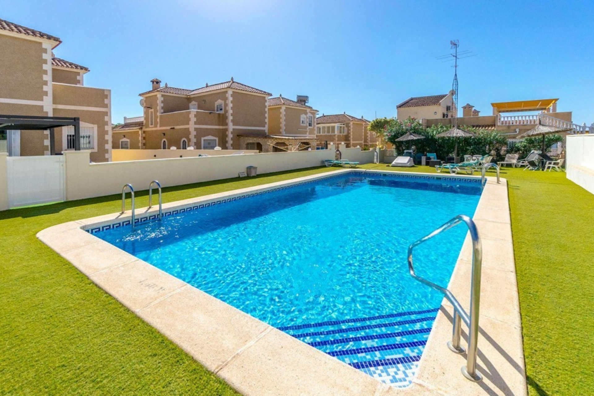 Reventa - Bungalow -
San Miguel de Salinas - Inland