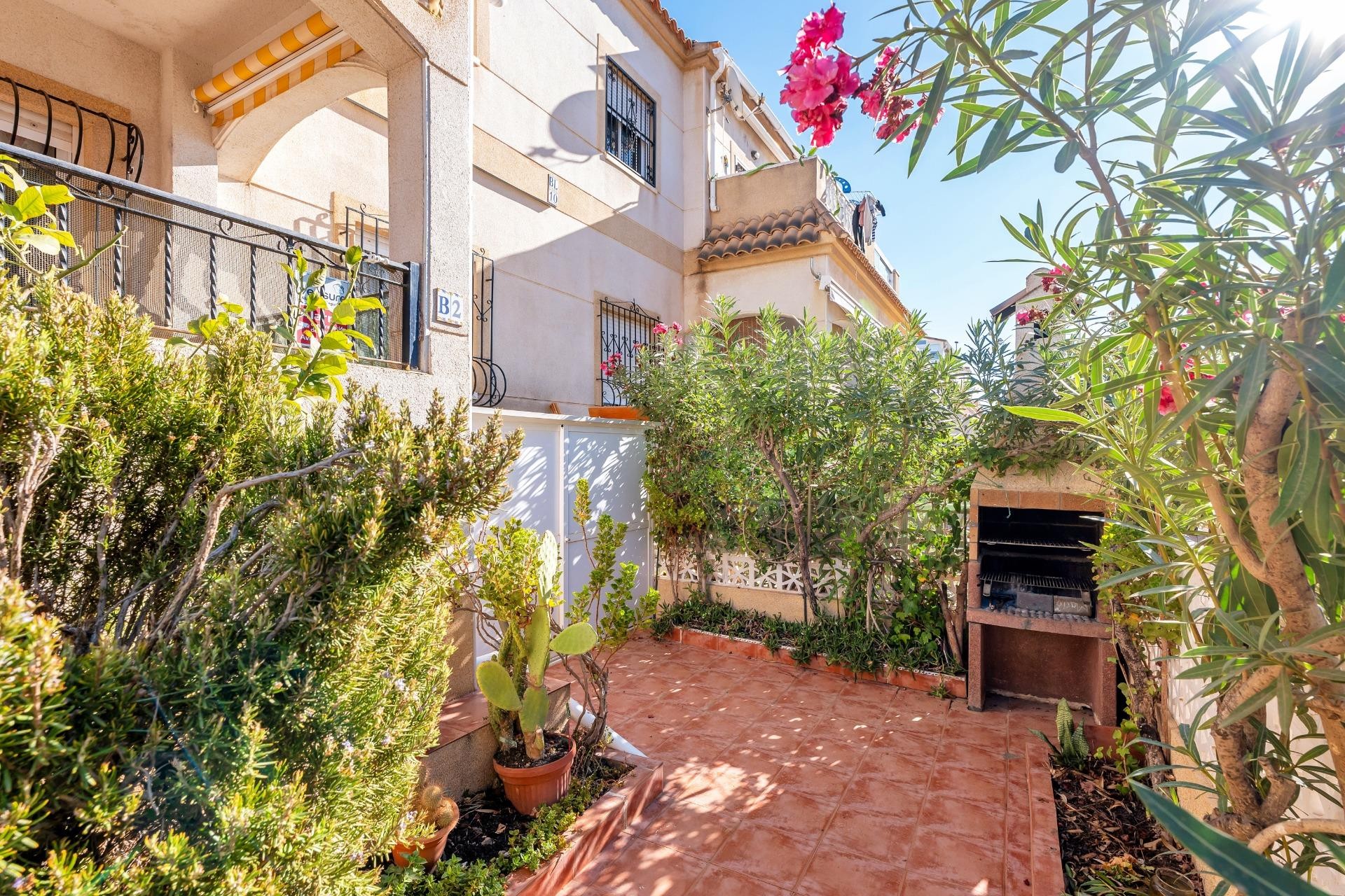 Reventa - Bungalow -
Torrevieja - aguas nuevas