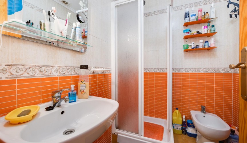 Reventa - Bungalow -
Torrevieja - aguas nuevas