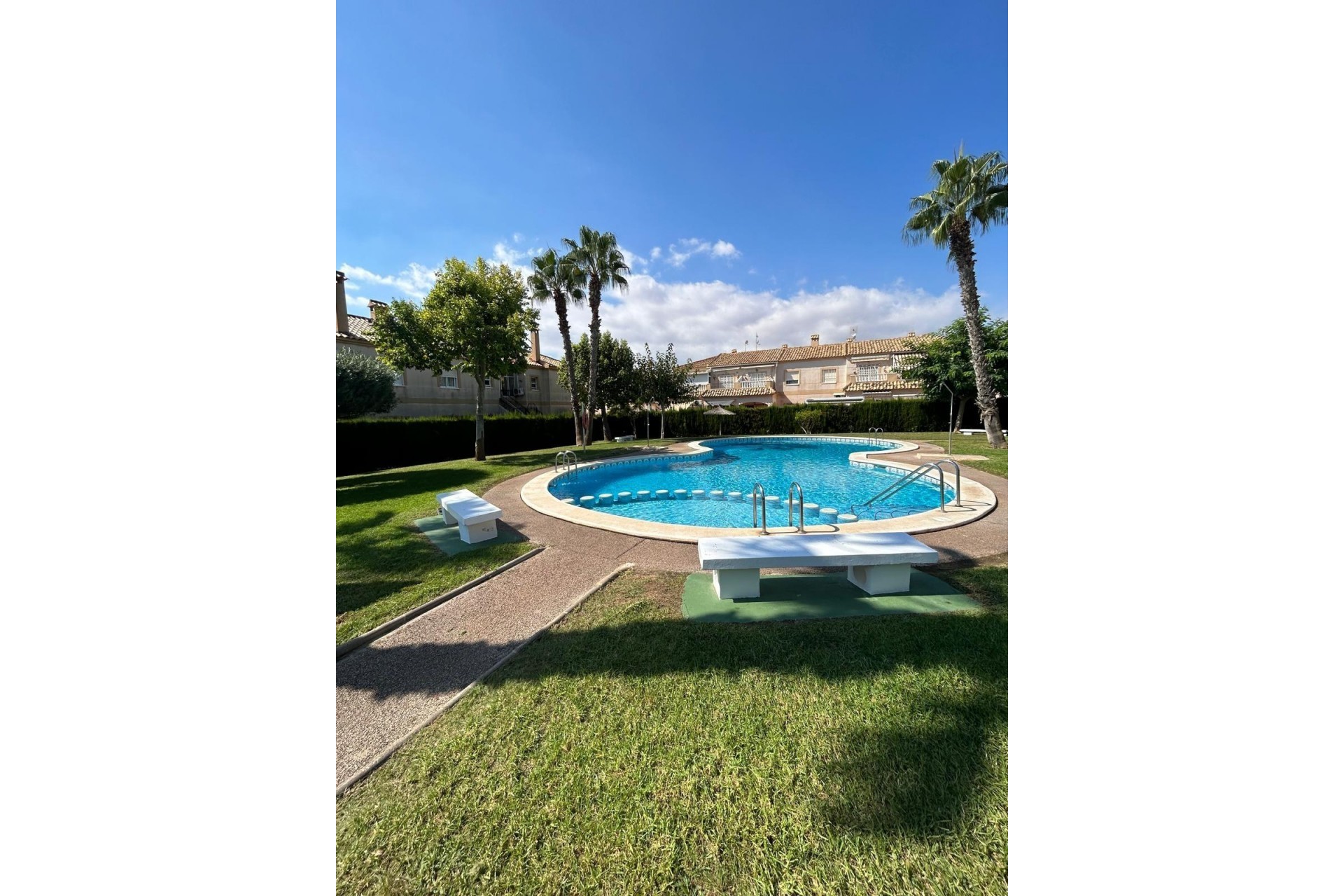 Reventa - Bungalow -
Torrevieja - aguas nuevas