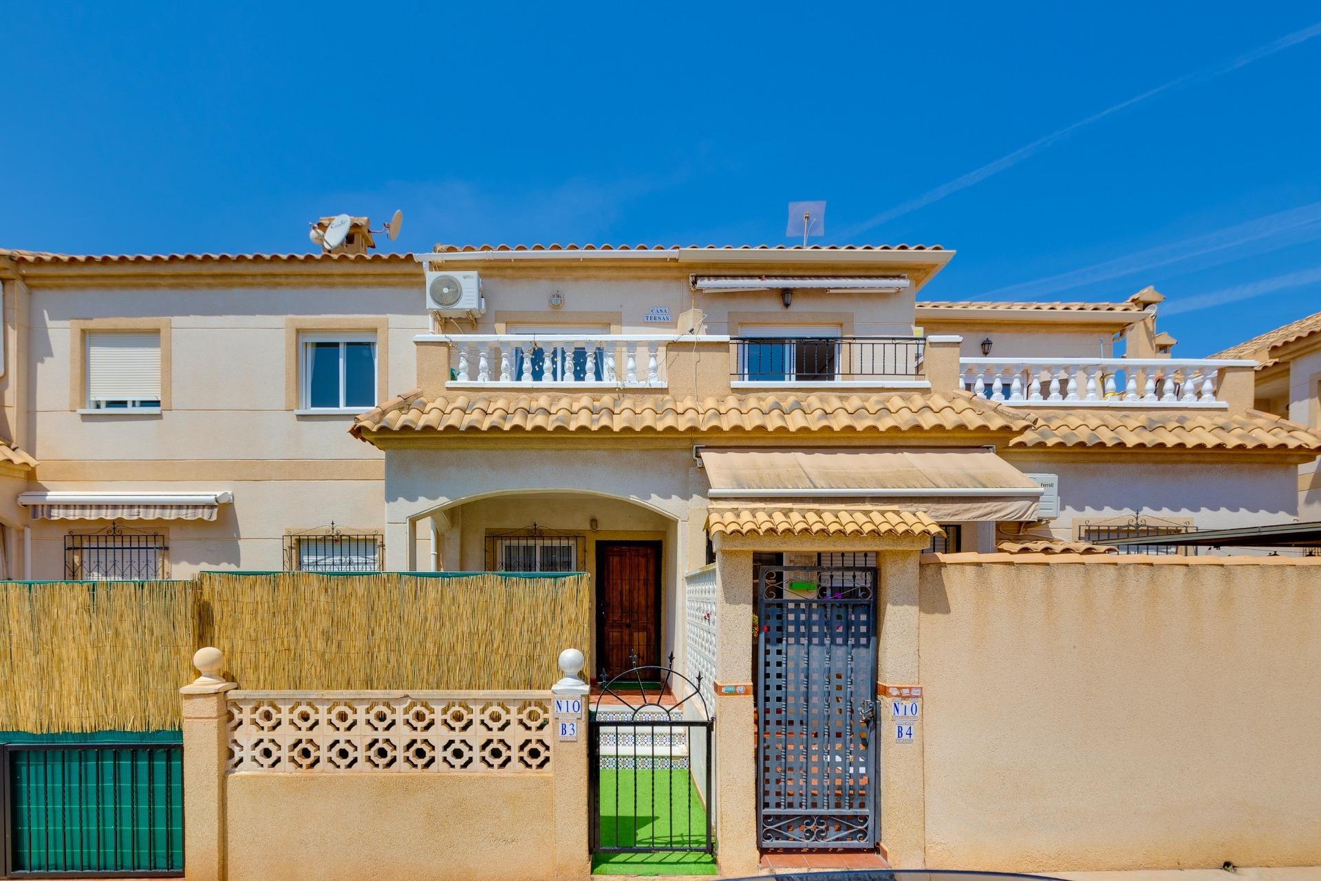 Reventa - Bungalow -
Torrevieja - aguas nuevas